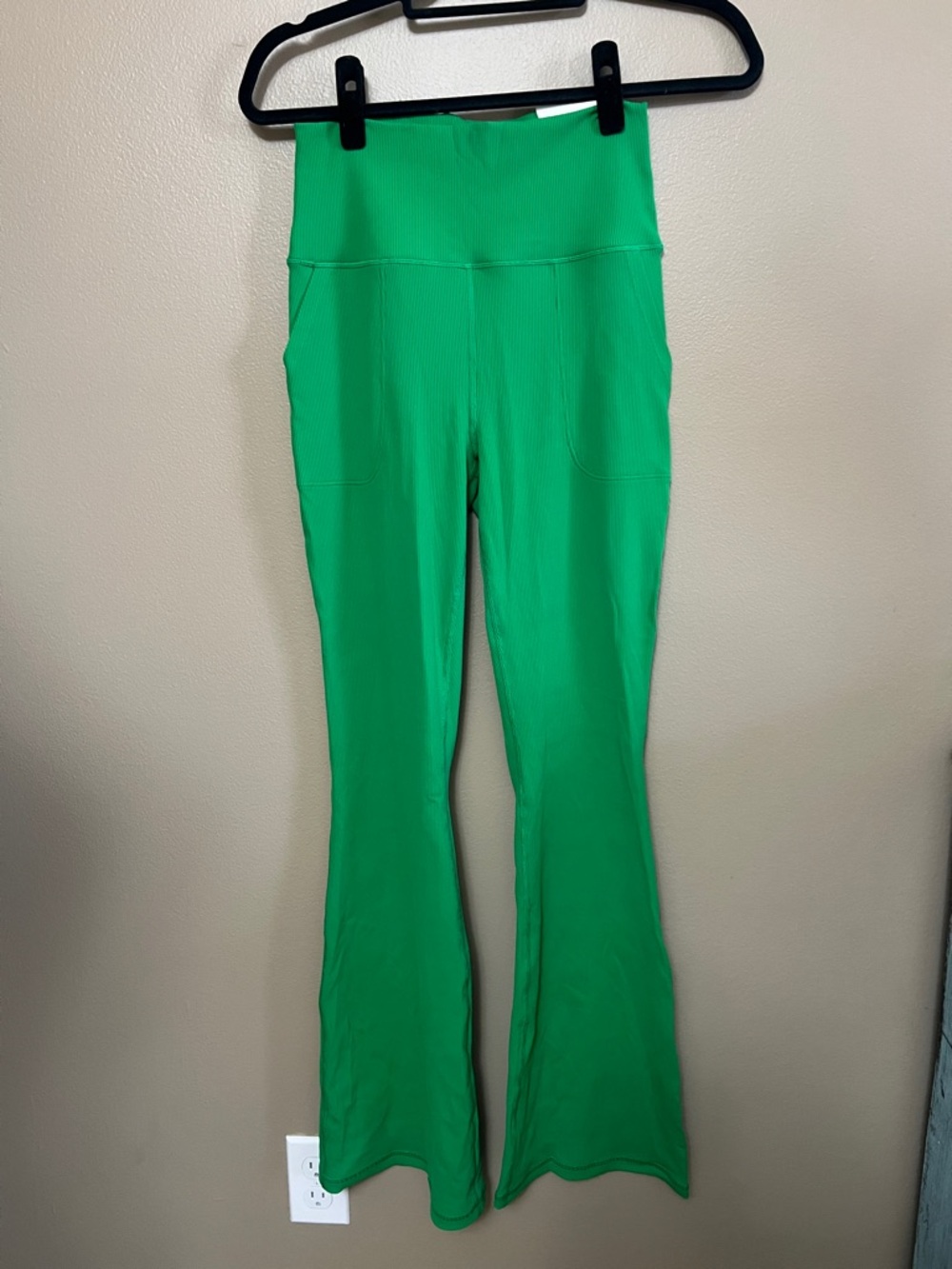 NWT Offline by Aerie American Eagle High-Waist Emerald Flare Yoga Pants - L